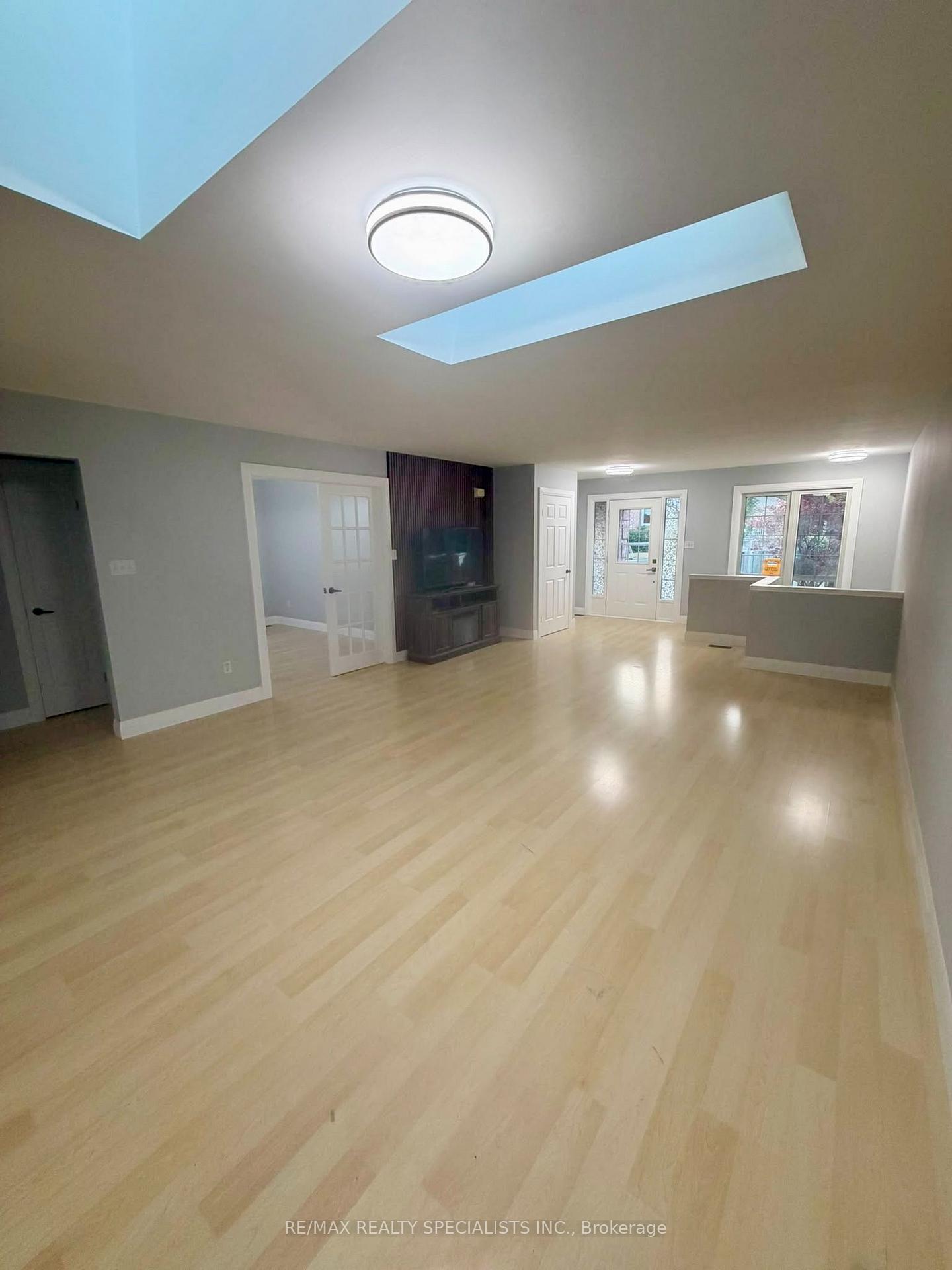 Photo 12 of Unit 19, 145 North Centre Road, London, North B — HOMEH