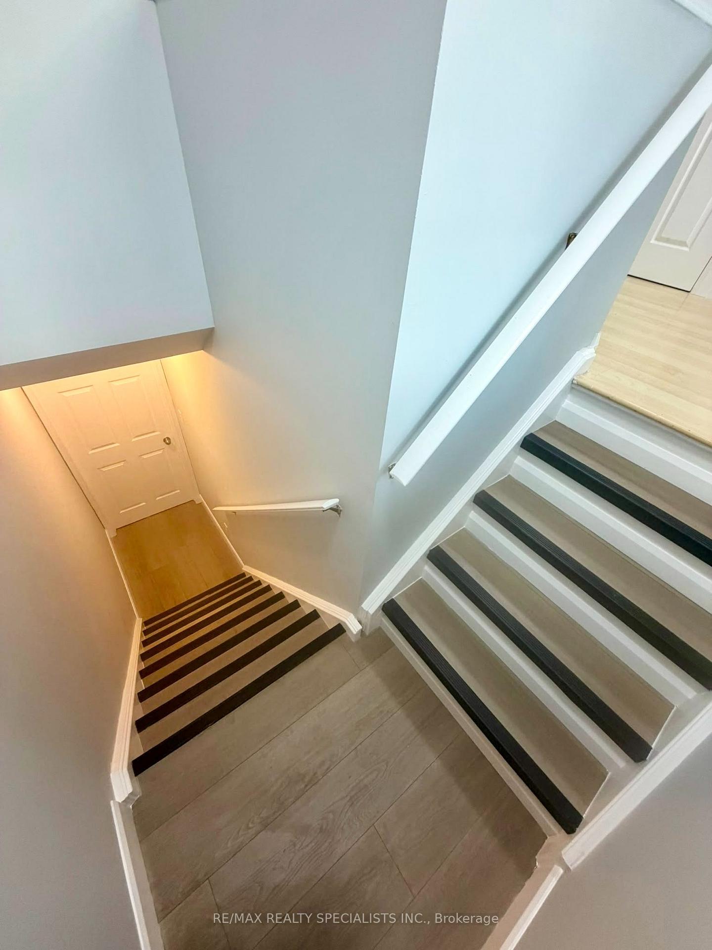 Photo 16 of Unit 19, 145 North Centre Road, London, North B — HOMEH