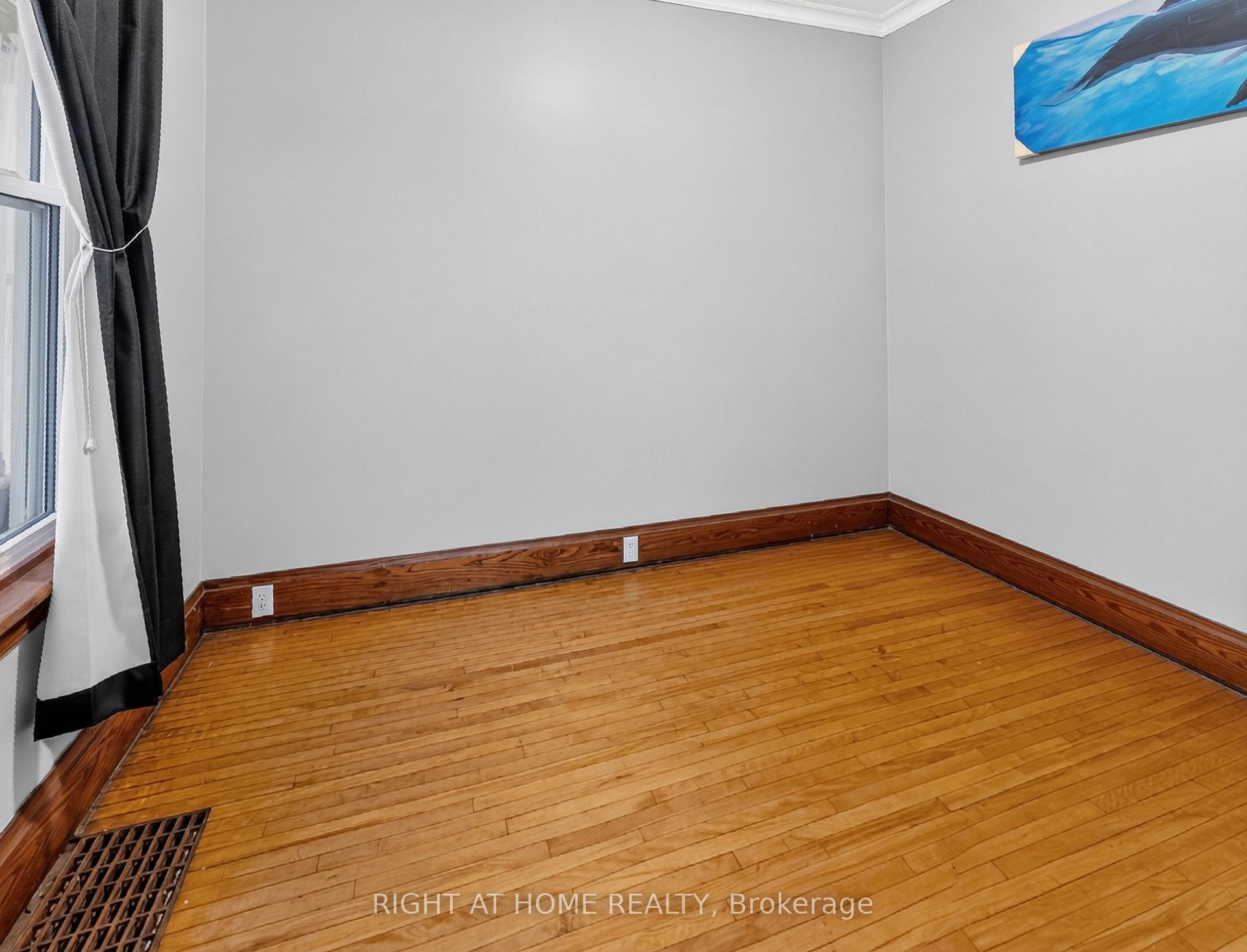 Photo 6 of 72 Maple Street, St. Thomas — HOMEH