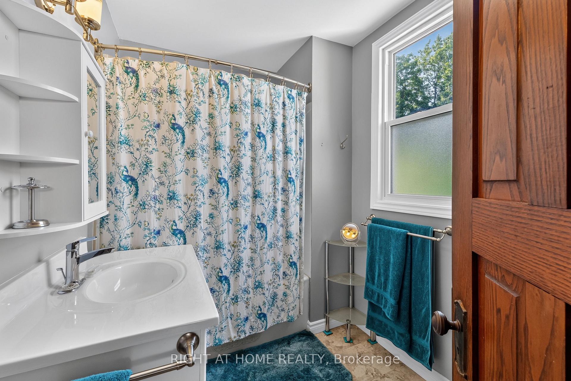 Photo 15 of 72 Maple Street, St. Thomas — HOMEH