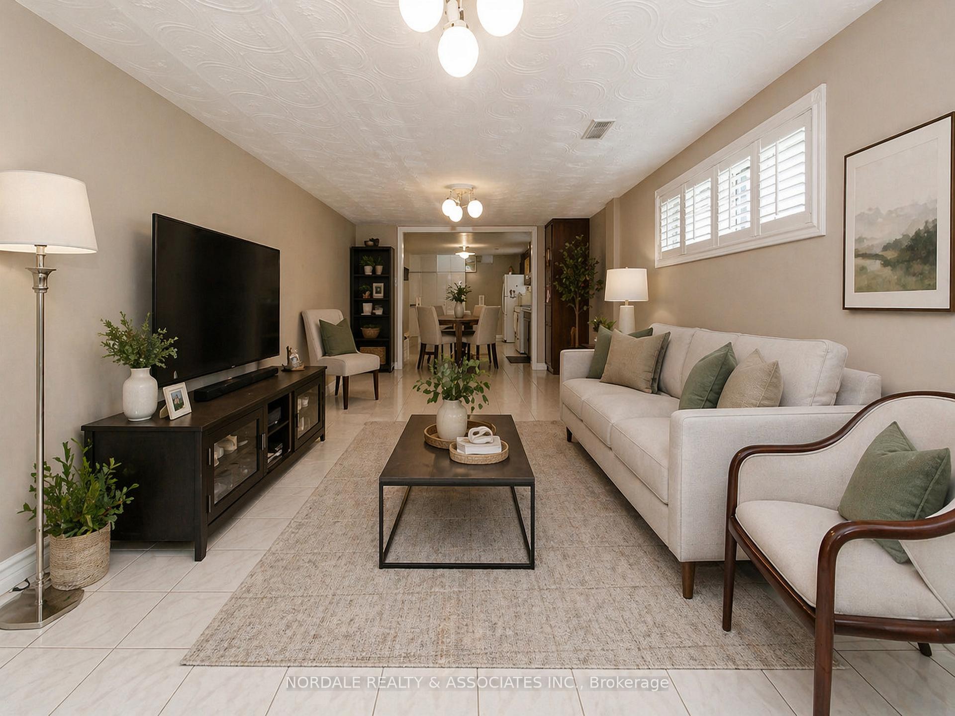 Photo 11 of 288 Hullmar Drive, North York, Black Creek — HOMEH