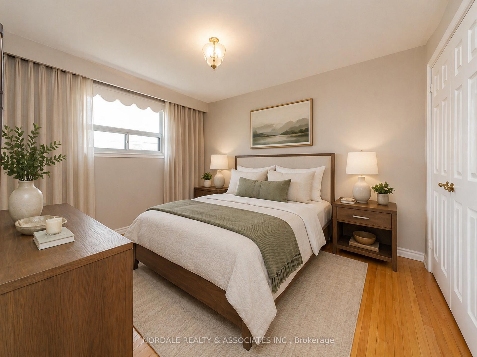 Photo 15 of 288 Hullmar Drive, North York, Black Creek — HOMEH