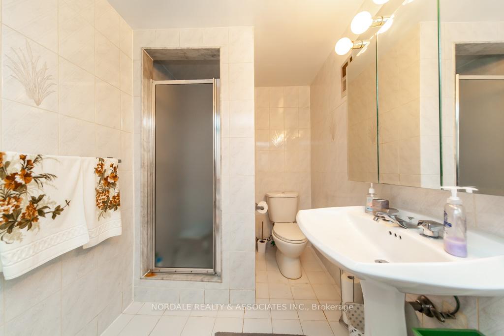 Photo 23 of 288 Hullmar Drive, North York, Black Creek — HOMEH