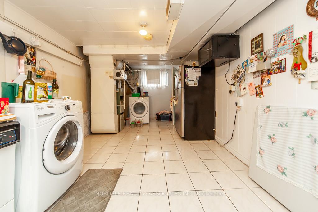 Photo 24 of 288 Hullmar Drive, North York, Black Creek — HOMEH