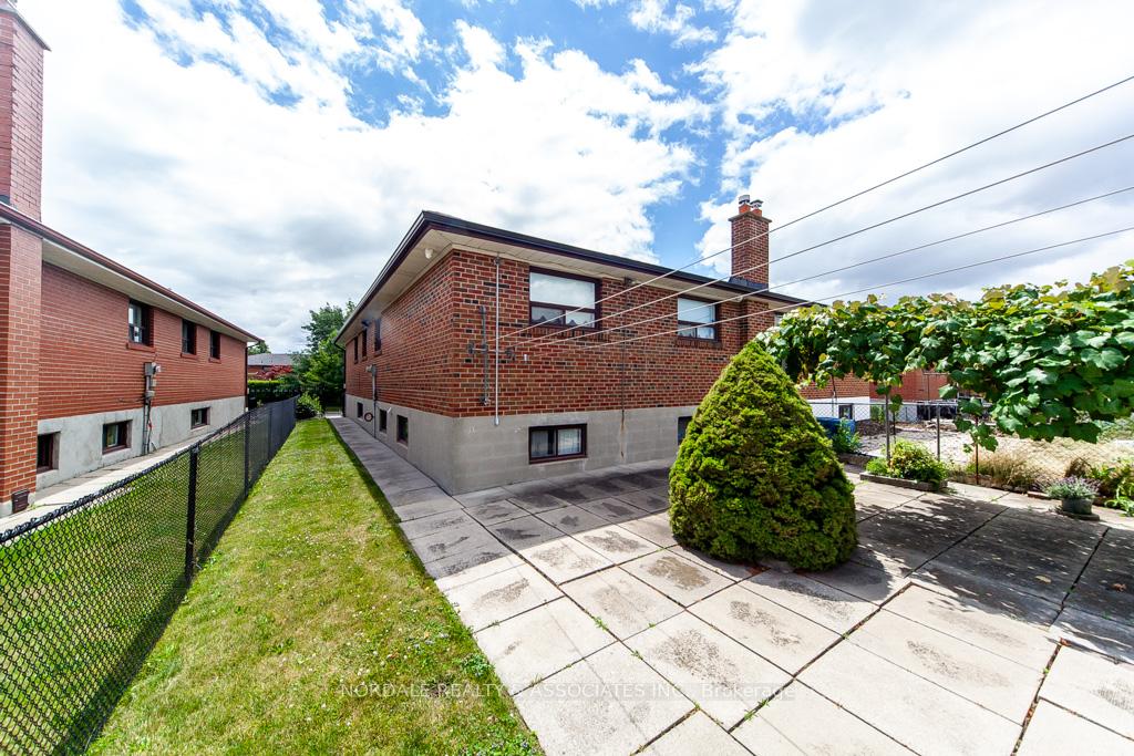 Photo 28 of 288 Hullmar Drive, North York, Black Creek — HOMEH