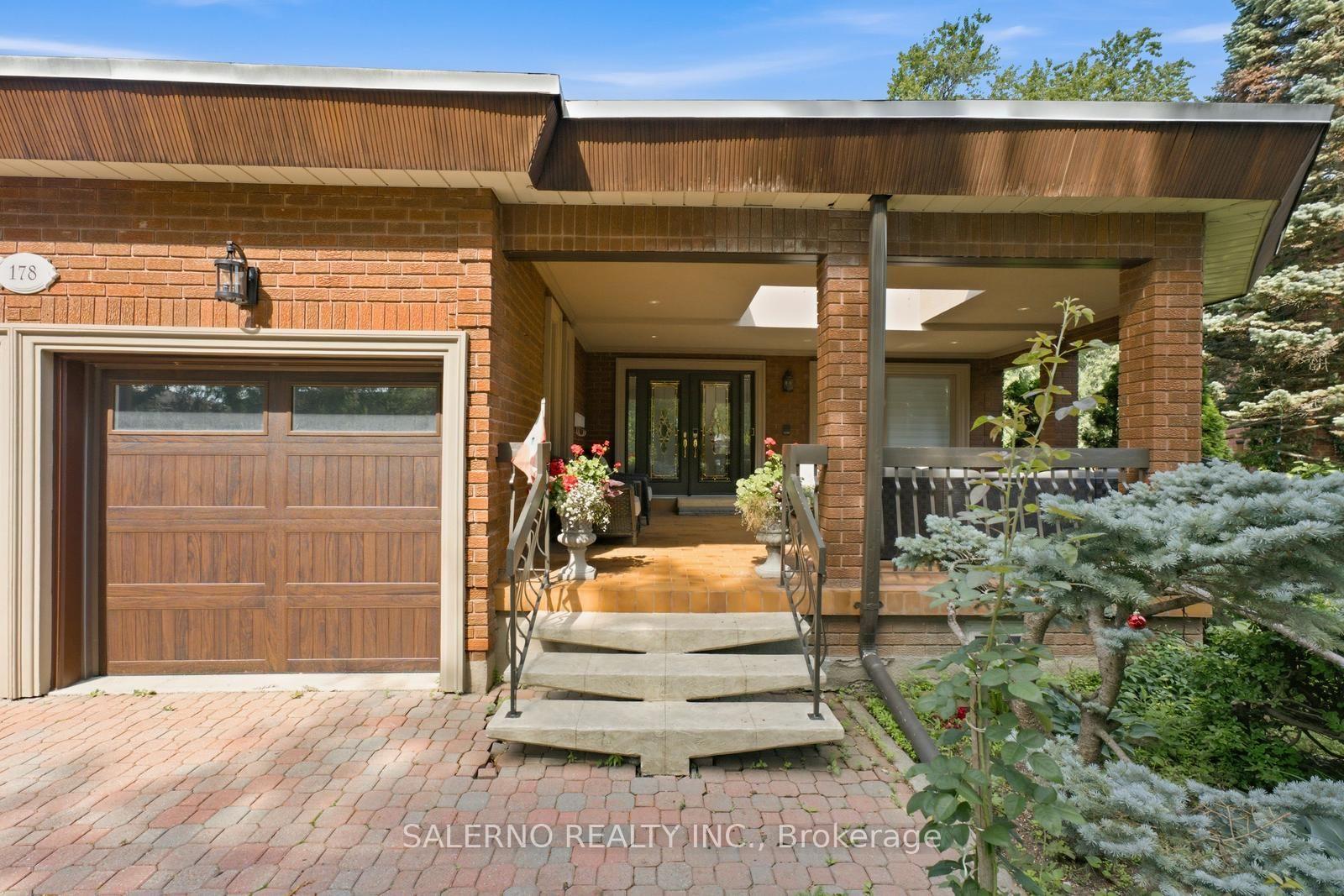 Photo 3 of 178 Wigwoss Drive, Vaughan, East Woodbridge — HOMEH