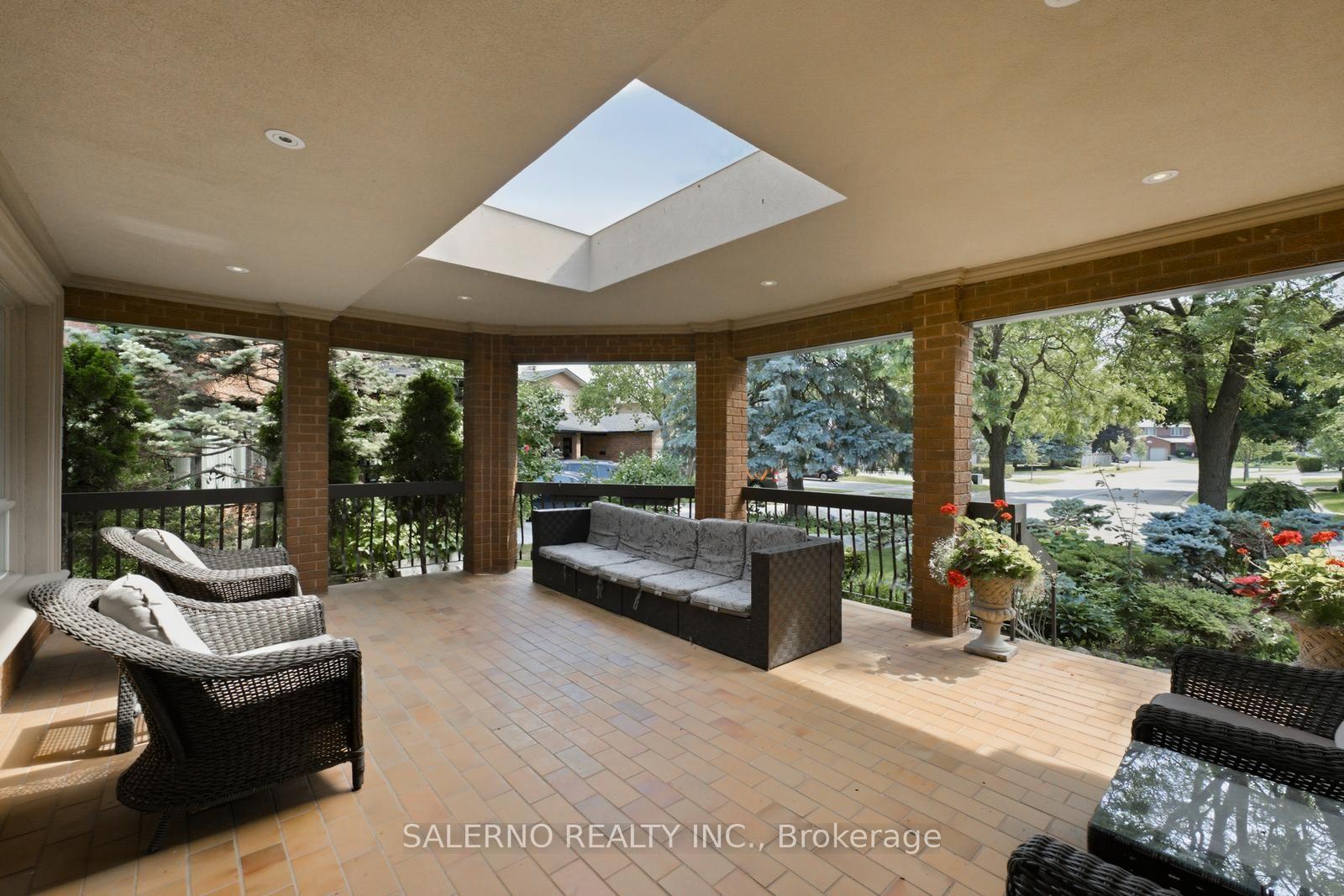 Photo 5 of 178 Wigwoss Drive, Vaughan, East Woodbridge — HOMEH