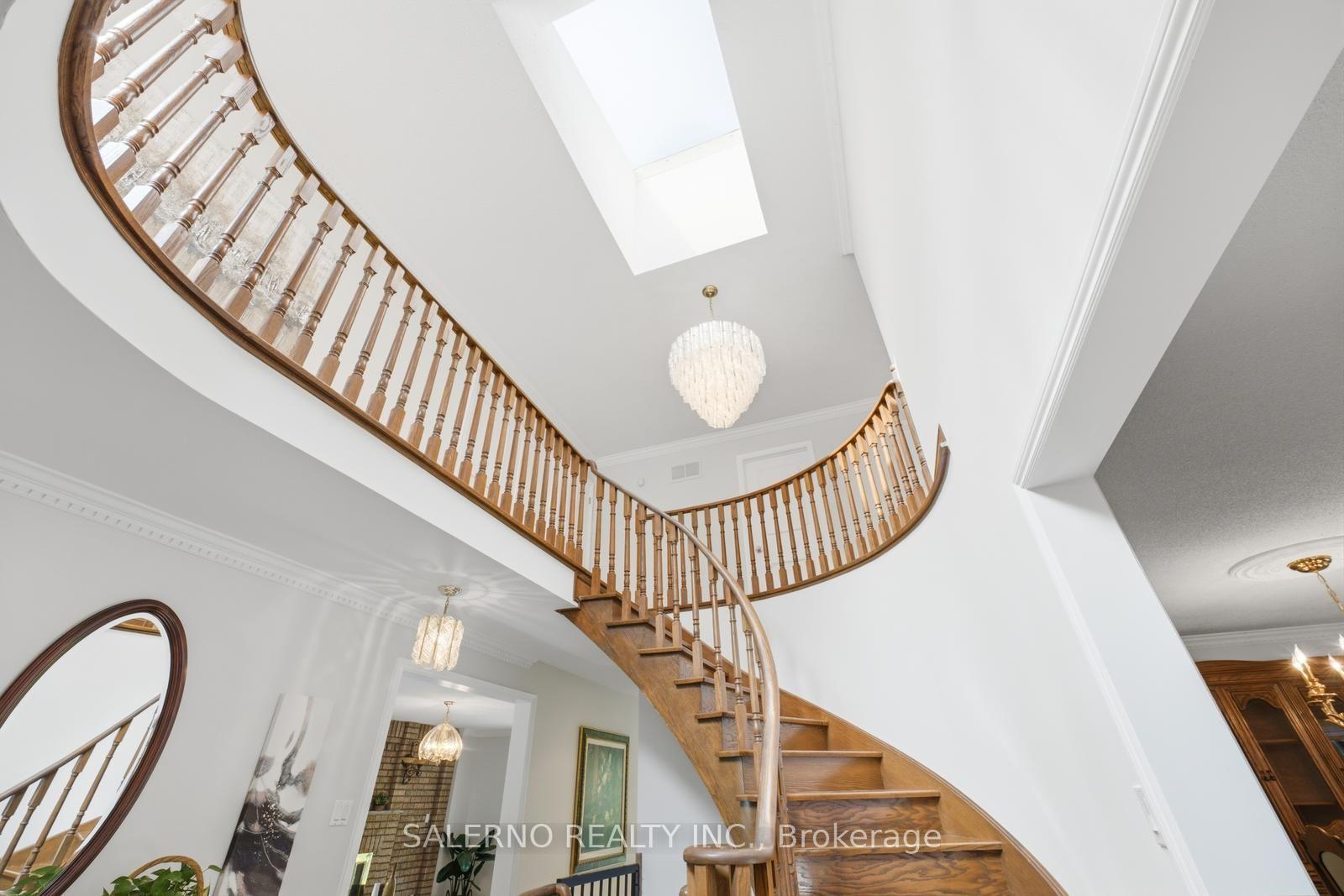 Photo 8 of 178 Wigwoss Drive, Vaughan, East Woodbridge — HOMEH