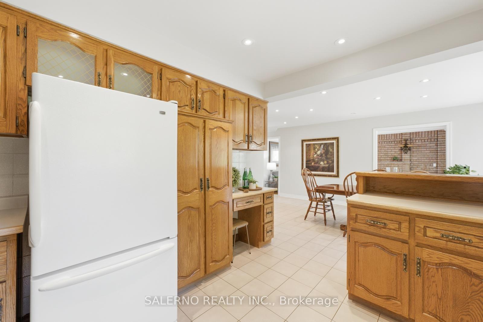 Photo 17 of 178 Wigwoss Drive, Vaughan, East Woodbridge — HOMEH