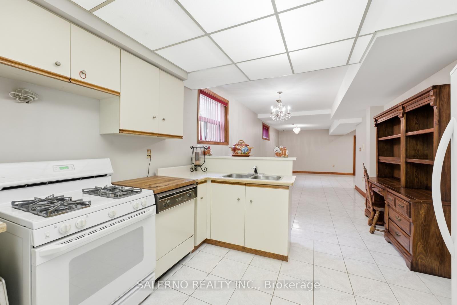 Photo 35 of 178 Wigwoss Drive, Vaughan, East Woodbridge — HOMEH
