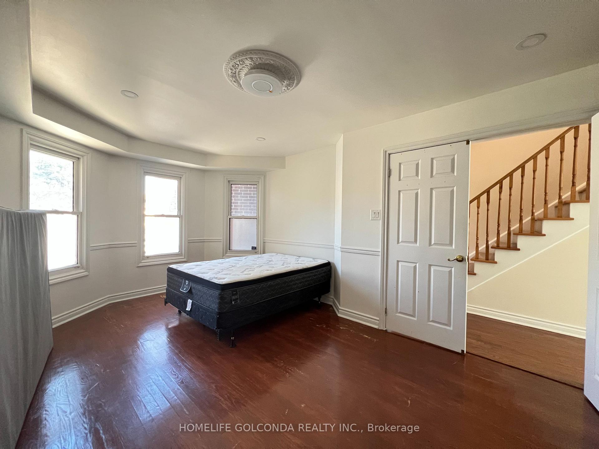 Photo 8 of Unit Upper, 5404 Heritage Hills Boulevard, Mississauga, Hurontario — HOMEH
