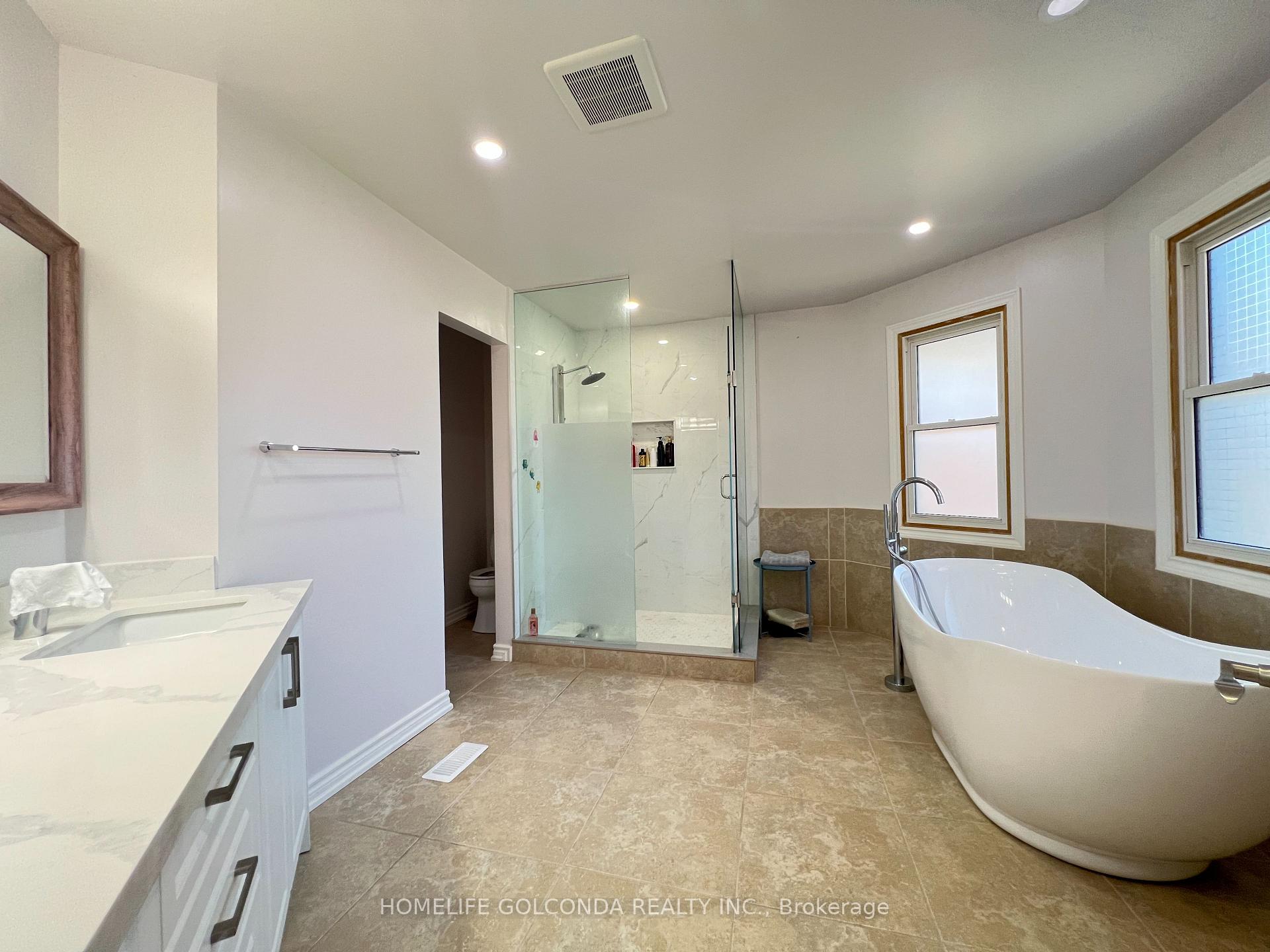 Photo 12 of Unit Upper, 5404 Heritage Hills Boulevard, Mississauga, Hurontario — HOMEH