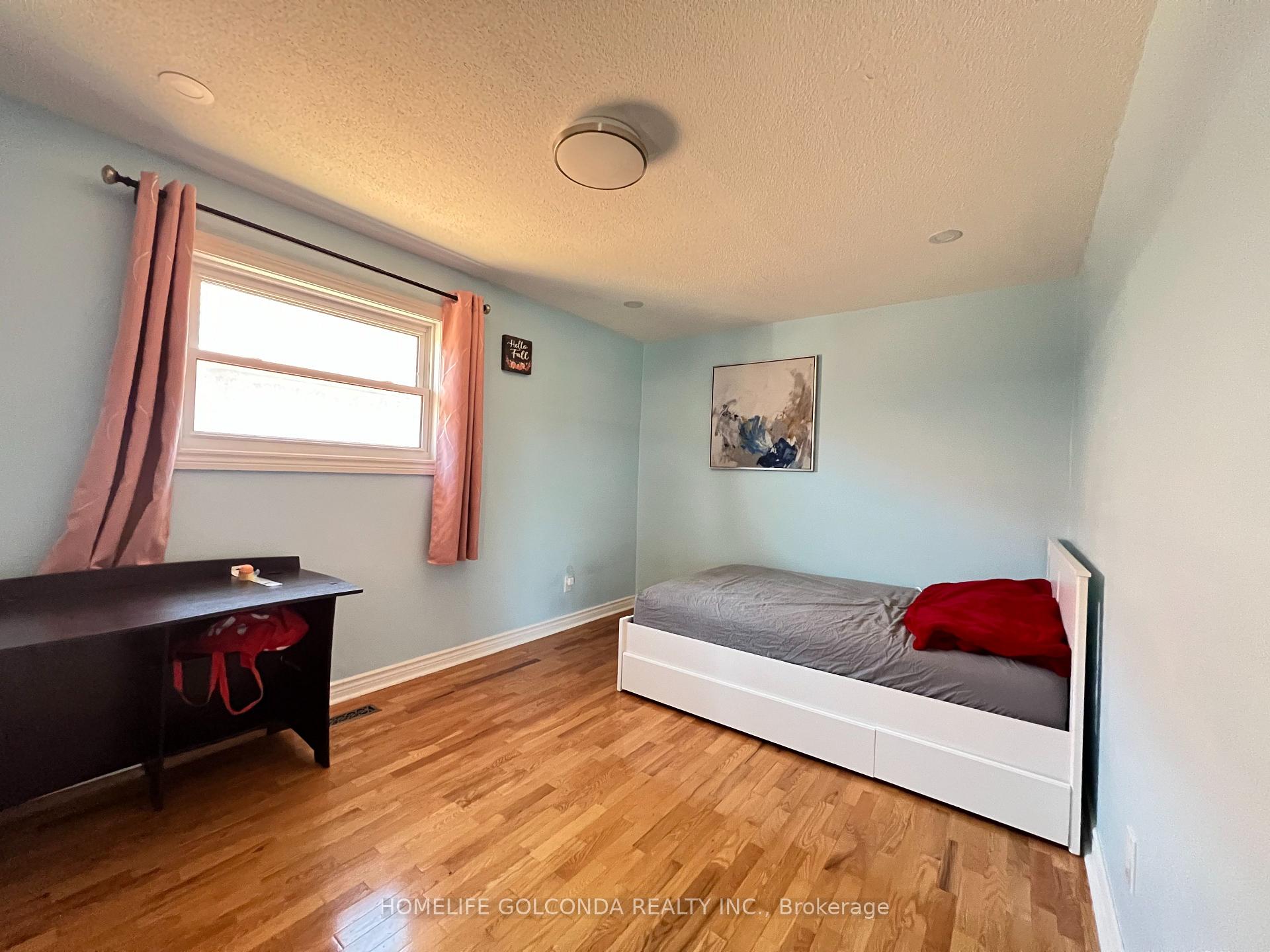 Photo 13 of Unit Upper, 5404 Heritage Hills Boulevard, Mississauga, Hurontario — HOMEH