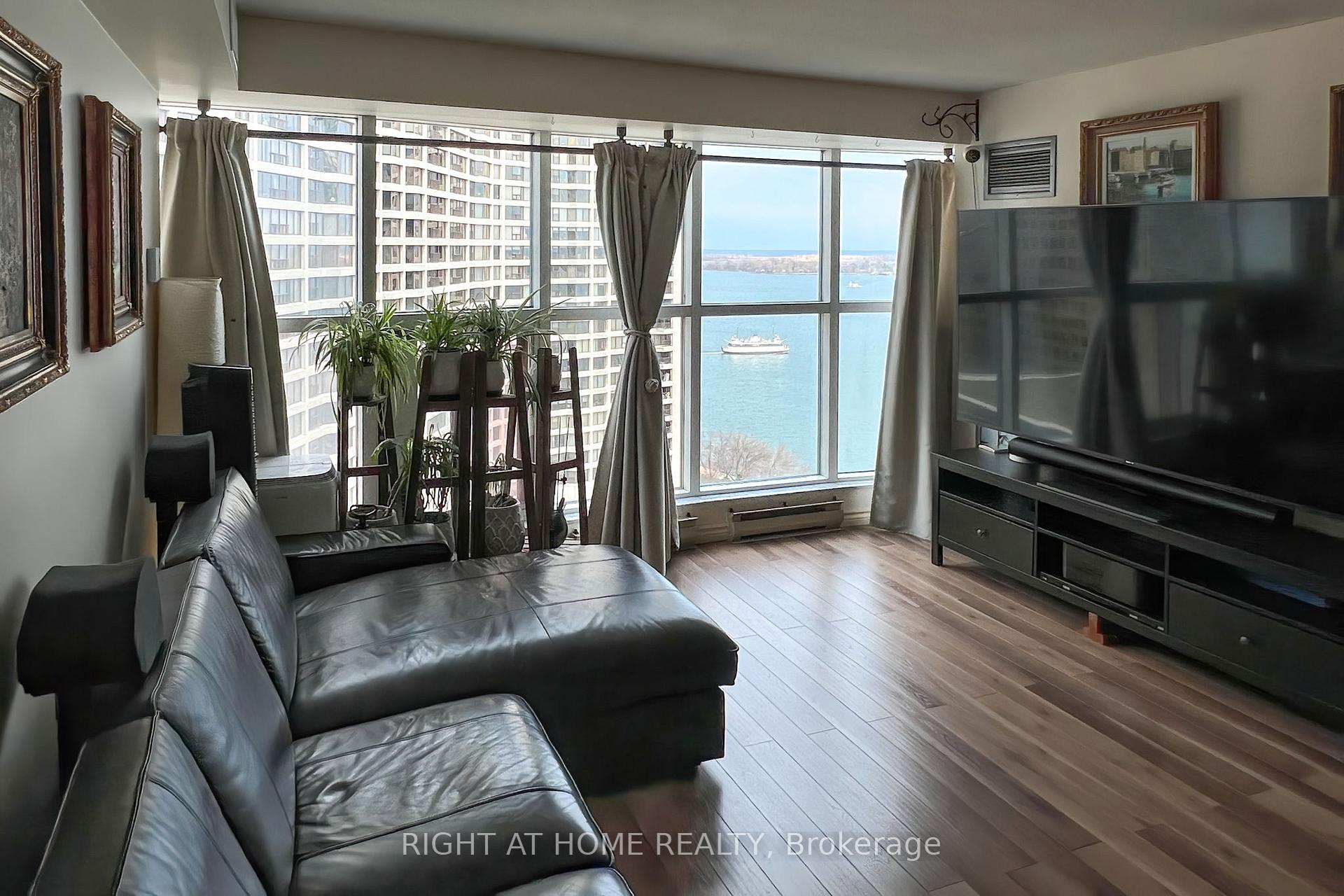 Photo 4 of Unit 2306, 77 Harbour Square, Toronto, Waterfront Communities — HOMEH