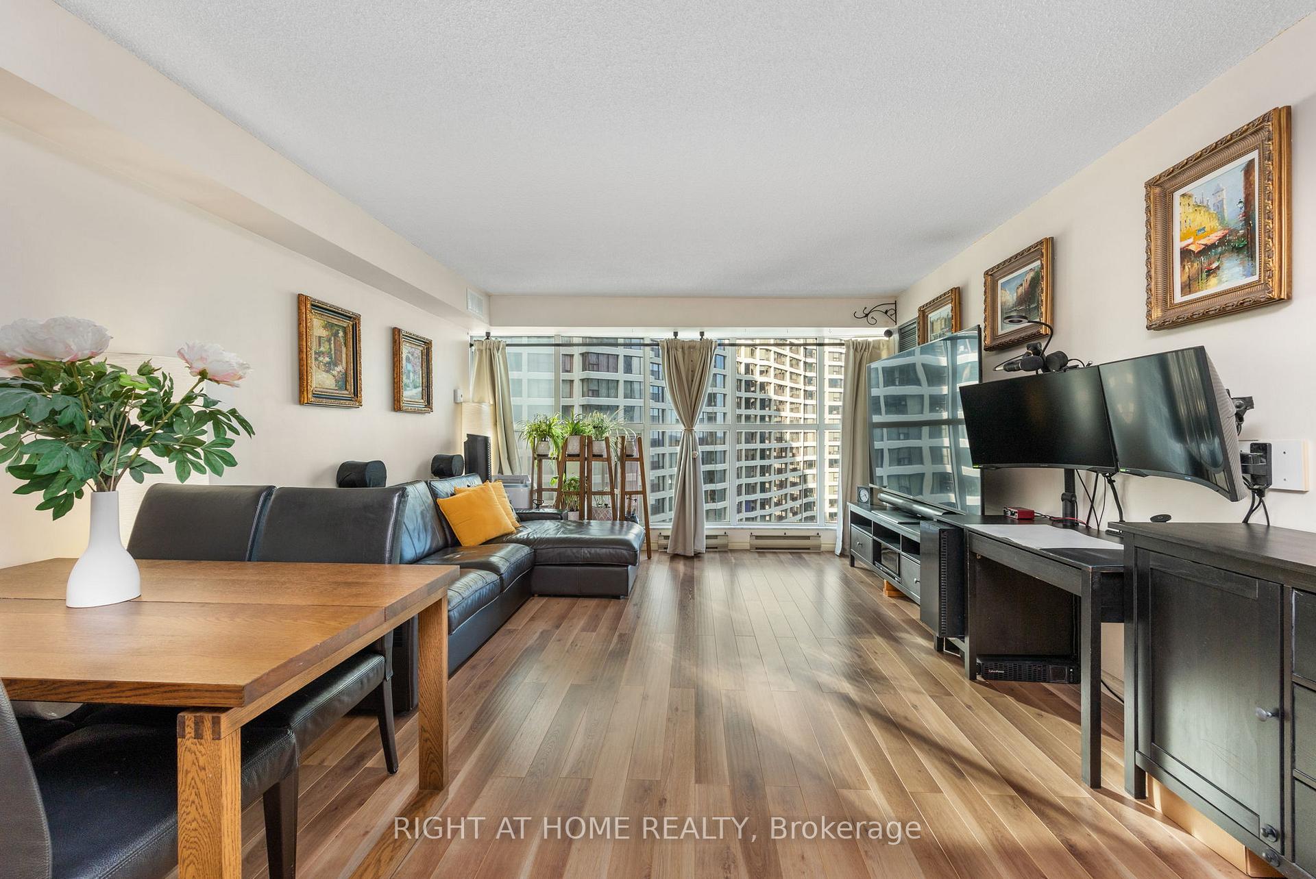 Photo 5 of Unit 2306, 77 Harbour Square, Toronto, Waterfront Communities — HOMEH