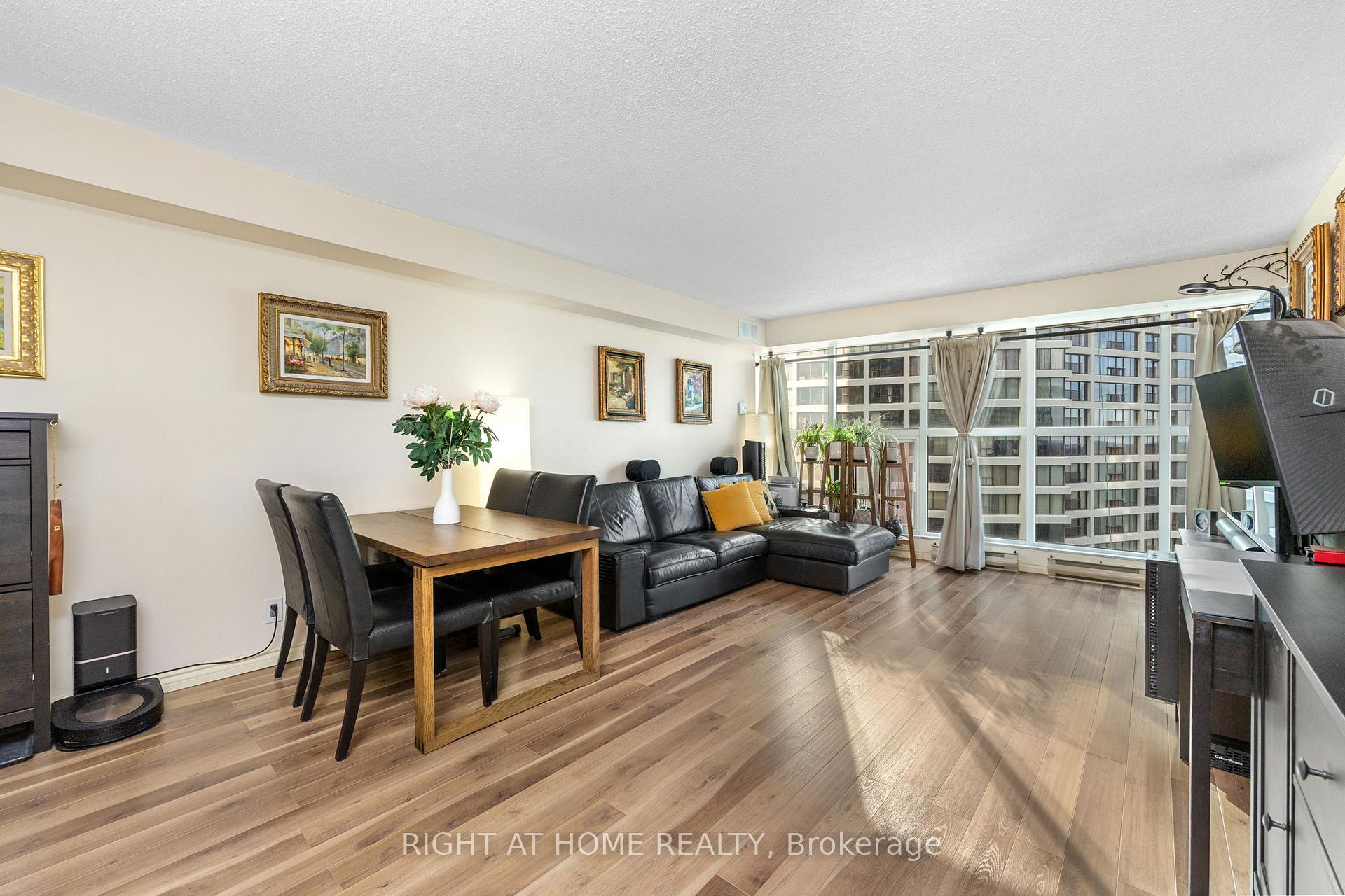 Photo 8 of Unit 2306, 77 Harbour Square, Toronto, Waterfront Communities — HOMEH