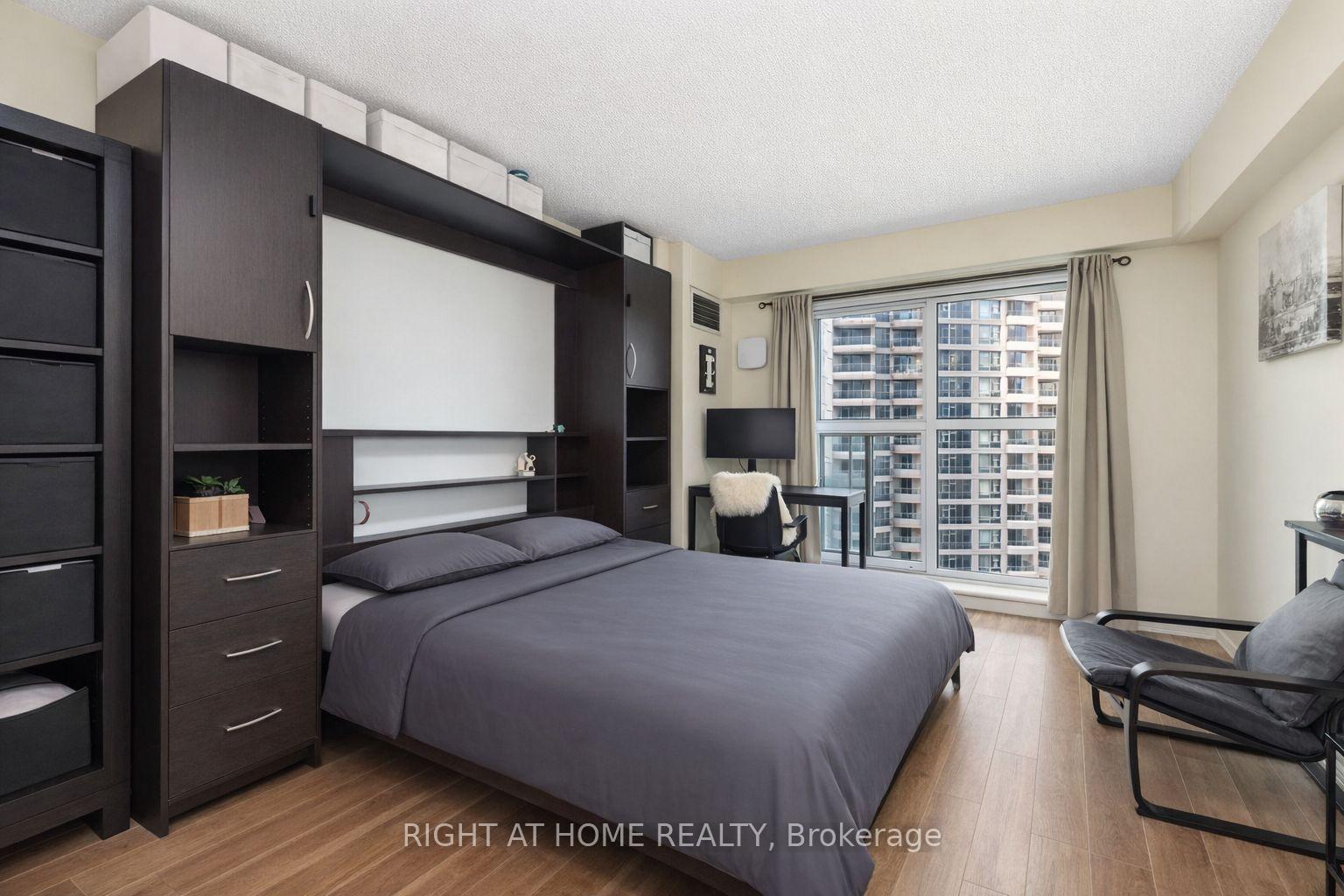 Photo 11 of Unit 2306, 77 Harbour Square, Toronto, Waterfront Communities — HOMEH