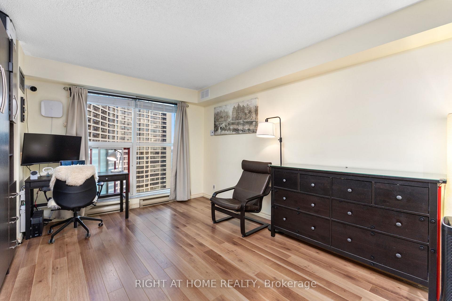Photo 13 of Unit 2306, 77 Harbour Square, Toronto, Waterfront Communities — HOMEH