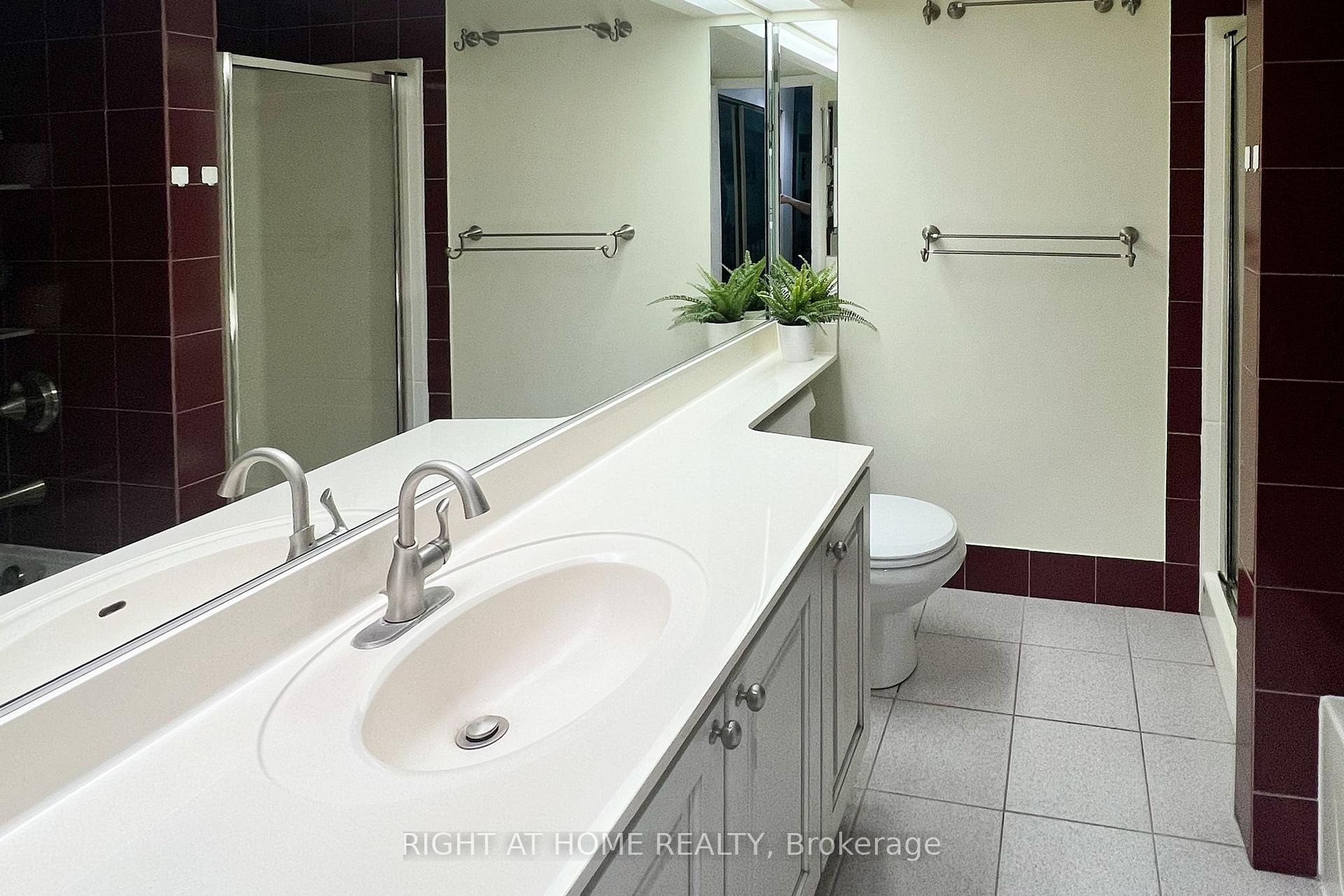 Photo 14 of Unit 2306, 77 Harbour Square, Toronto, Waterfront Communities — HOMEH