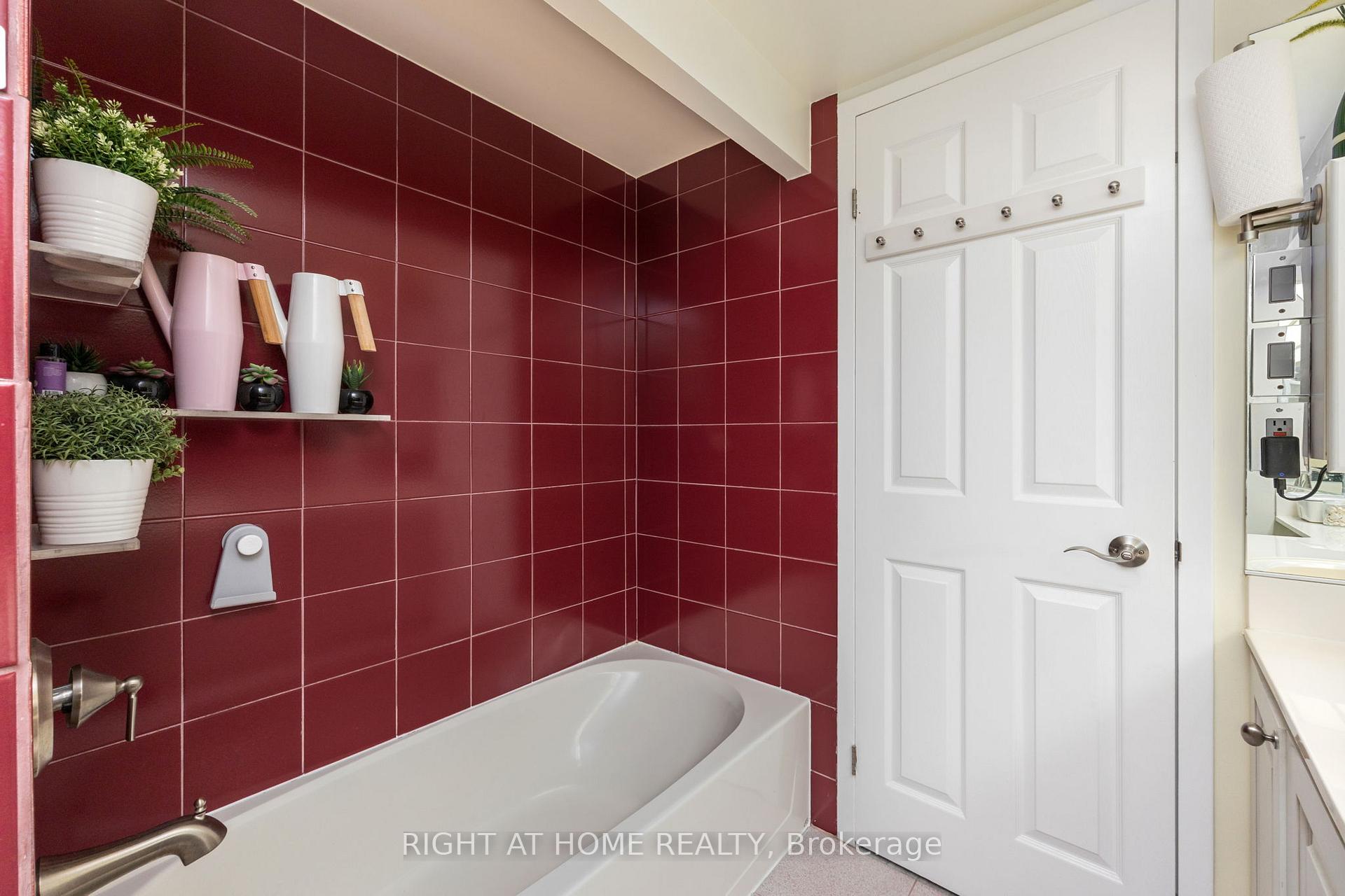 Photo 15 of Unit 2306, 77 Harbour Square, Toronto, Waterfront Communities — HOMEH