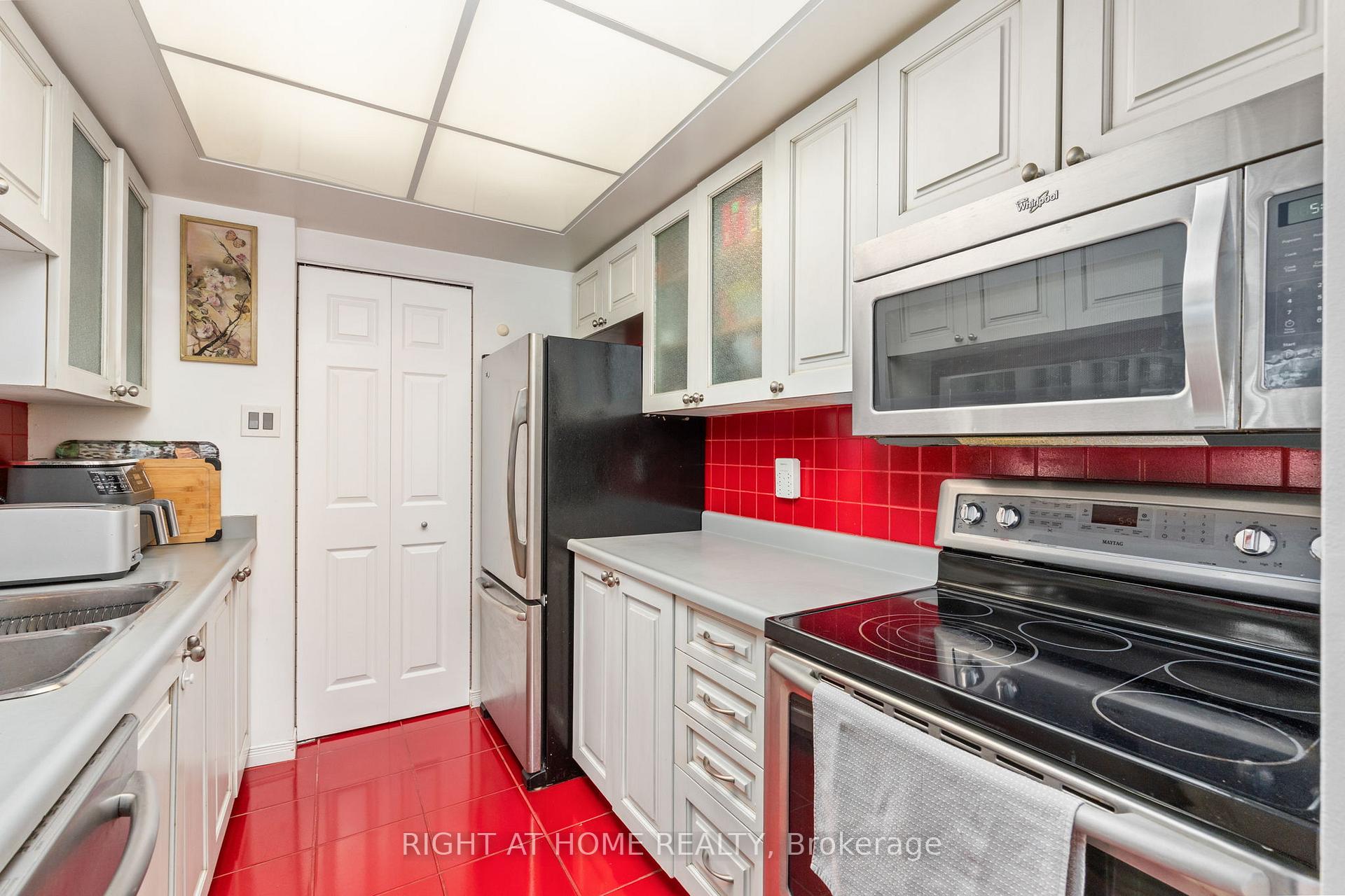 Photo 17 of Unit 2306, 77 Harbour Square, Toronto, Waterfront Communities — HOMEH