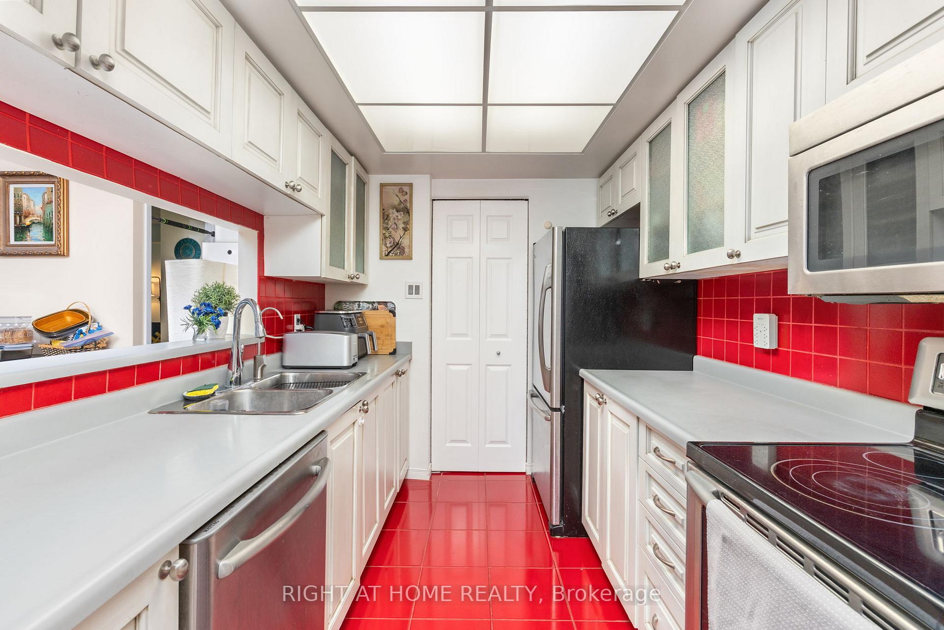 Photo 18 of Unit 2306, 77 Harbour Square, Toronto, Waterfront Communities — HOMEH
