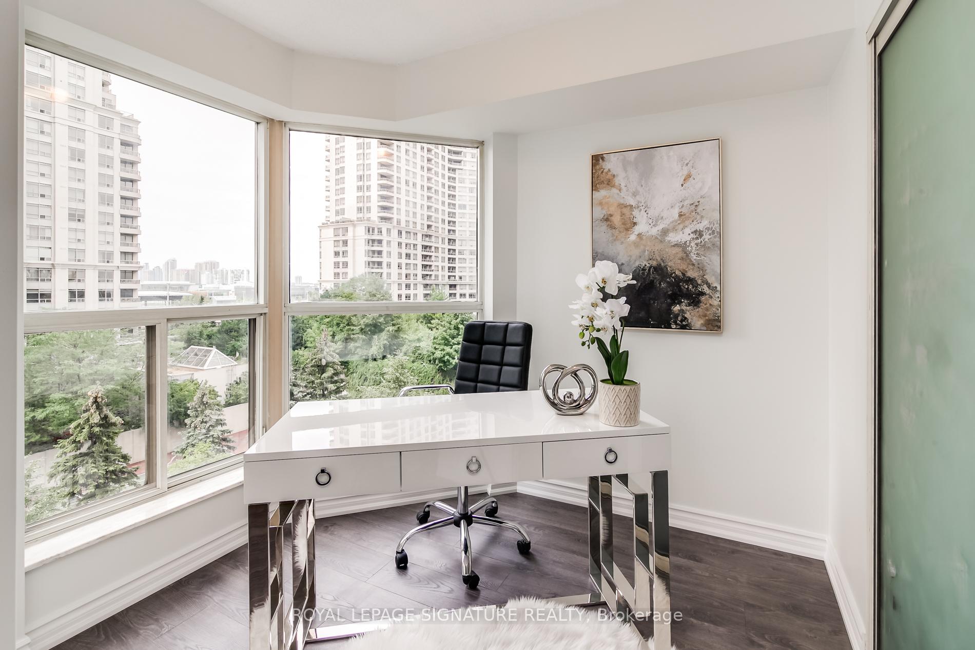 Photo 8 of Unit 707, 325 Webb Drive, Mississauga, City Centre — HOMEH