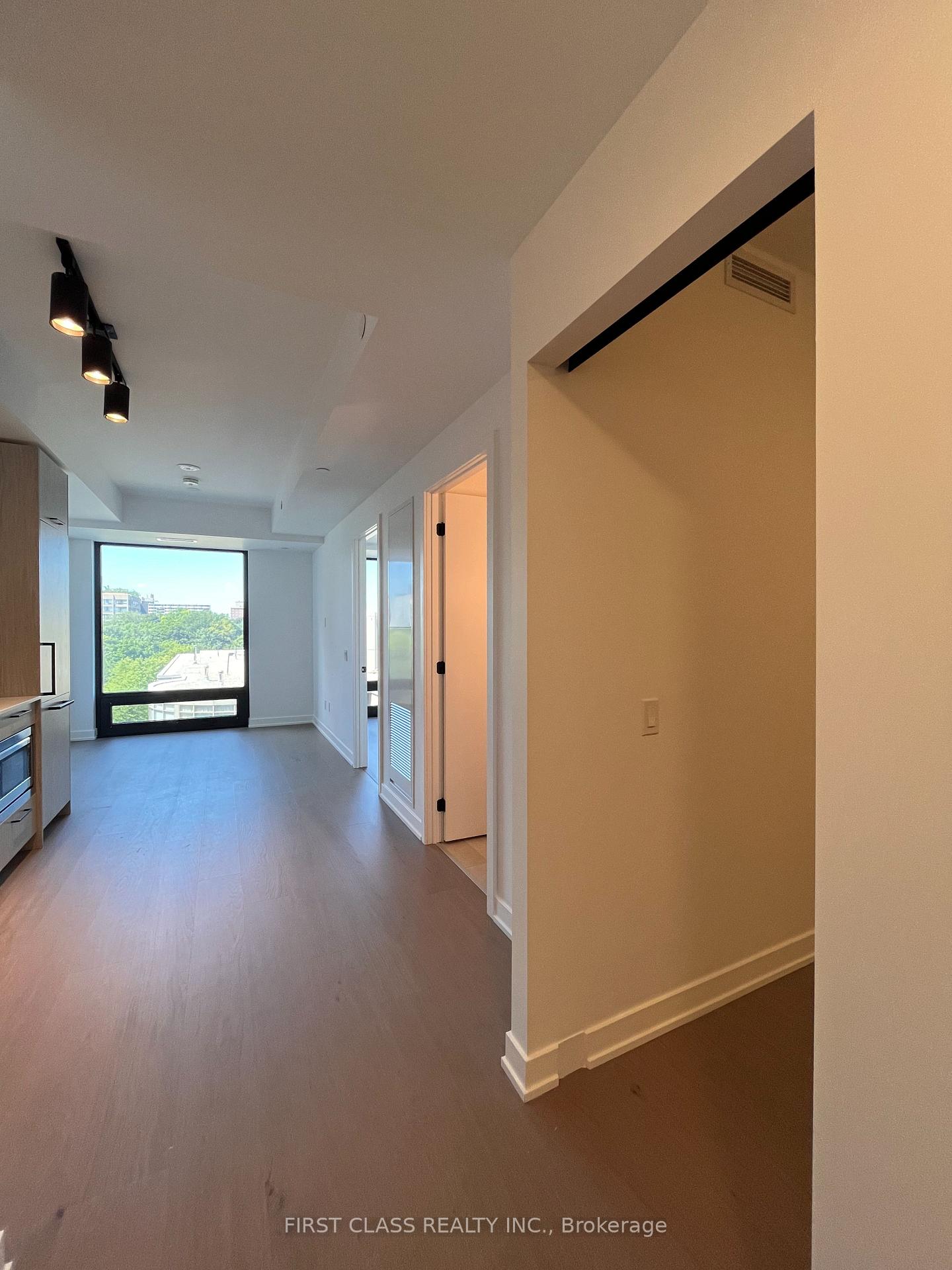 Photo 4 of Unit 908, 91 Montclair Avenue, Toronto, Forest Hill South — HOMEH