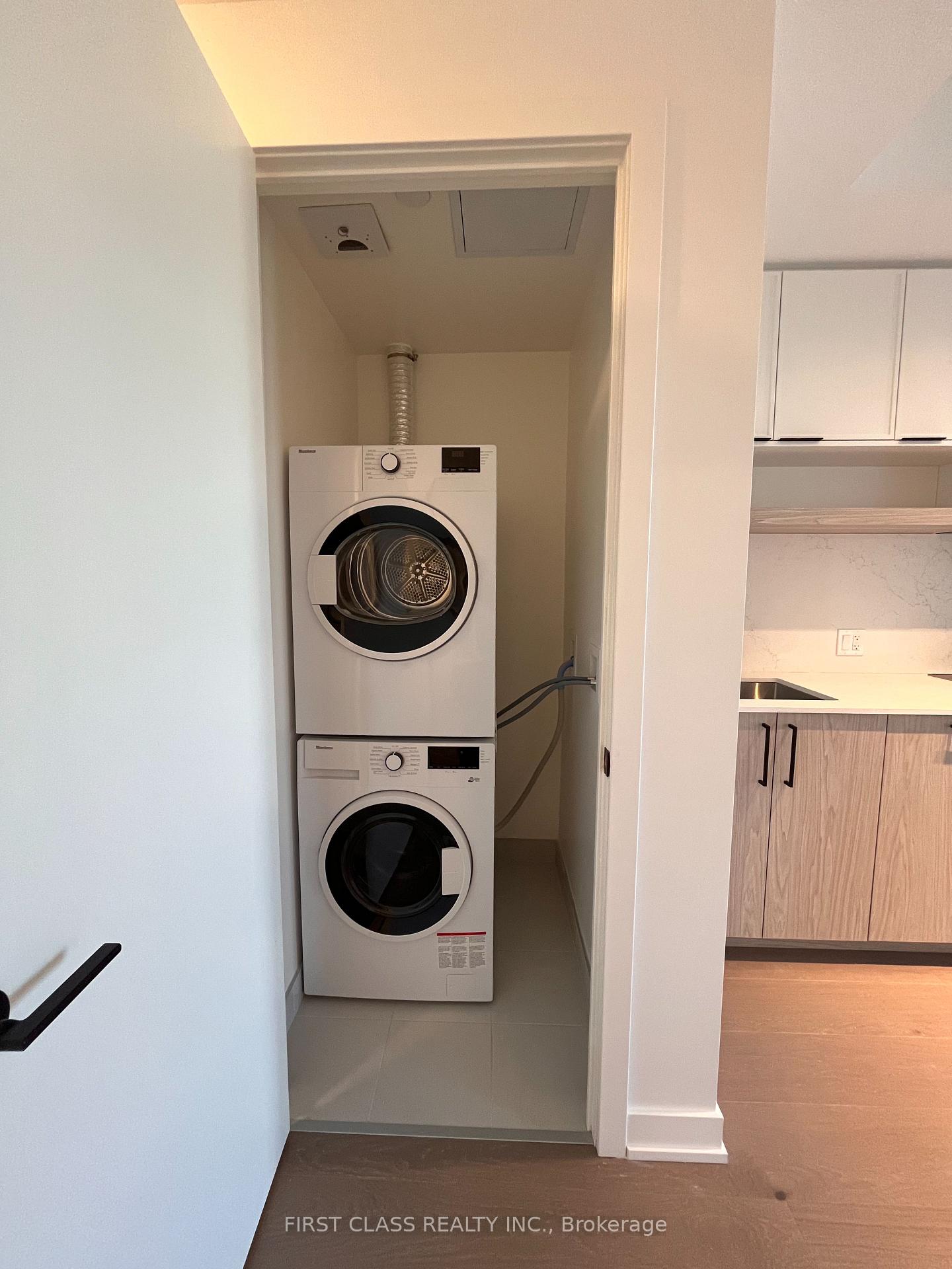Photo 8 of Unit 908, 91 Montclair Avenue, Toronto, Forest Hill South — HOMEH