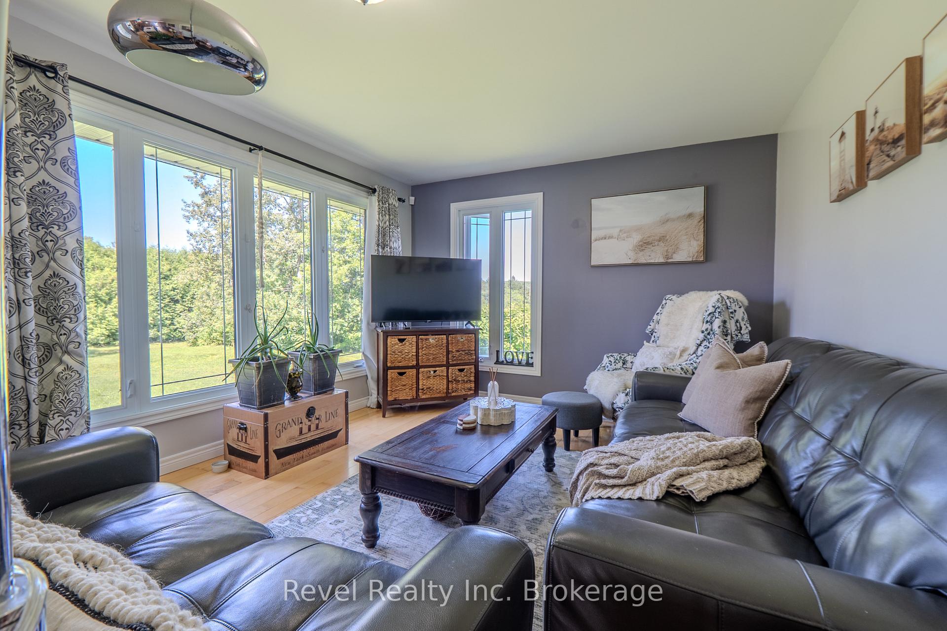 Photo 15 of 201 Bird Street, Powassan, Trout Creek — HOMEH