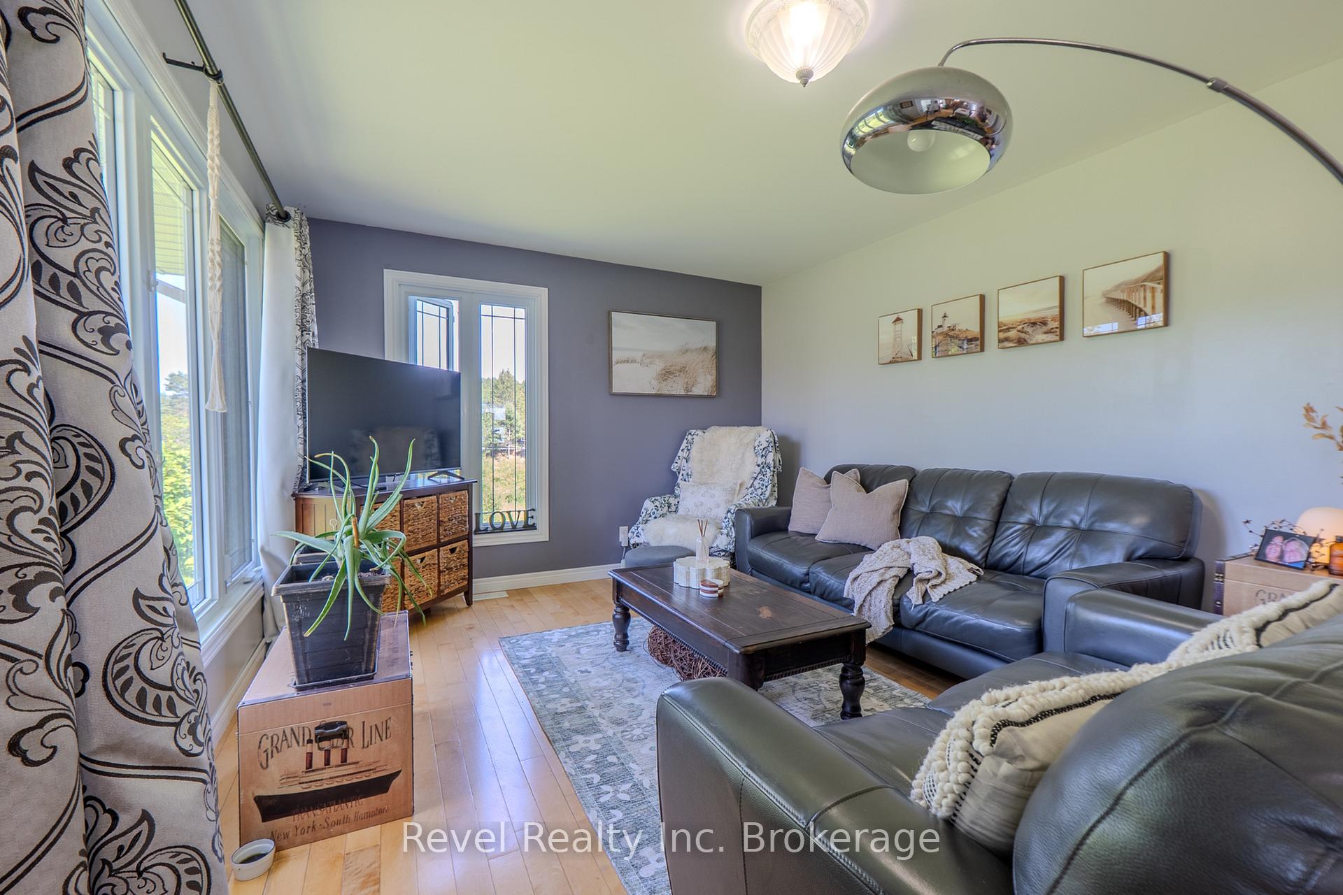 Photo 16 of 201 Bird Street, Powassan, Trout Creek — HOMEH