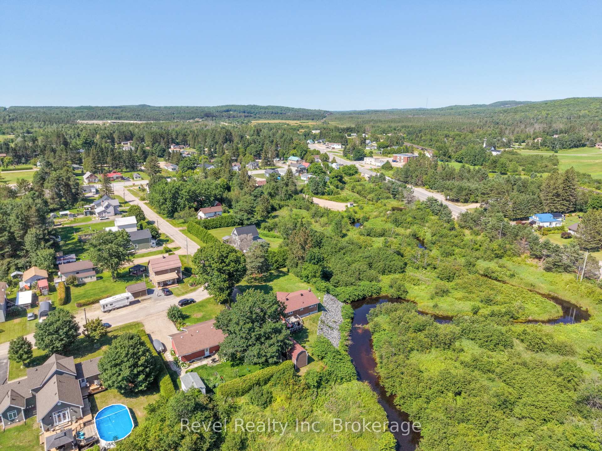 Photo 38 of 201 Bird Street, Powassan, Trout Creek — HOMEH