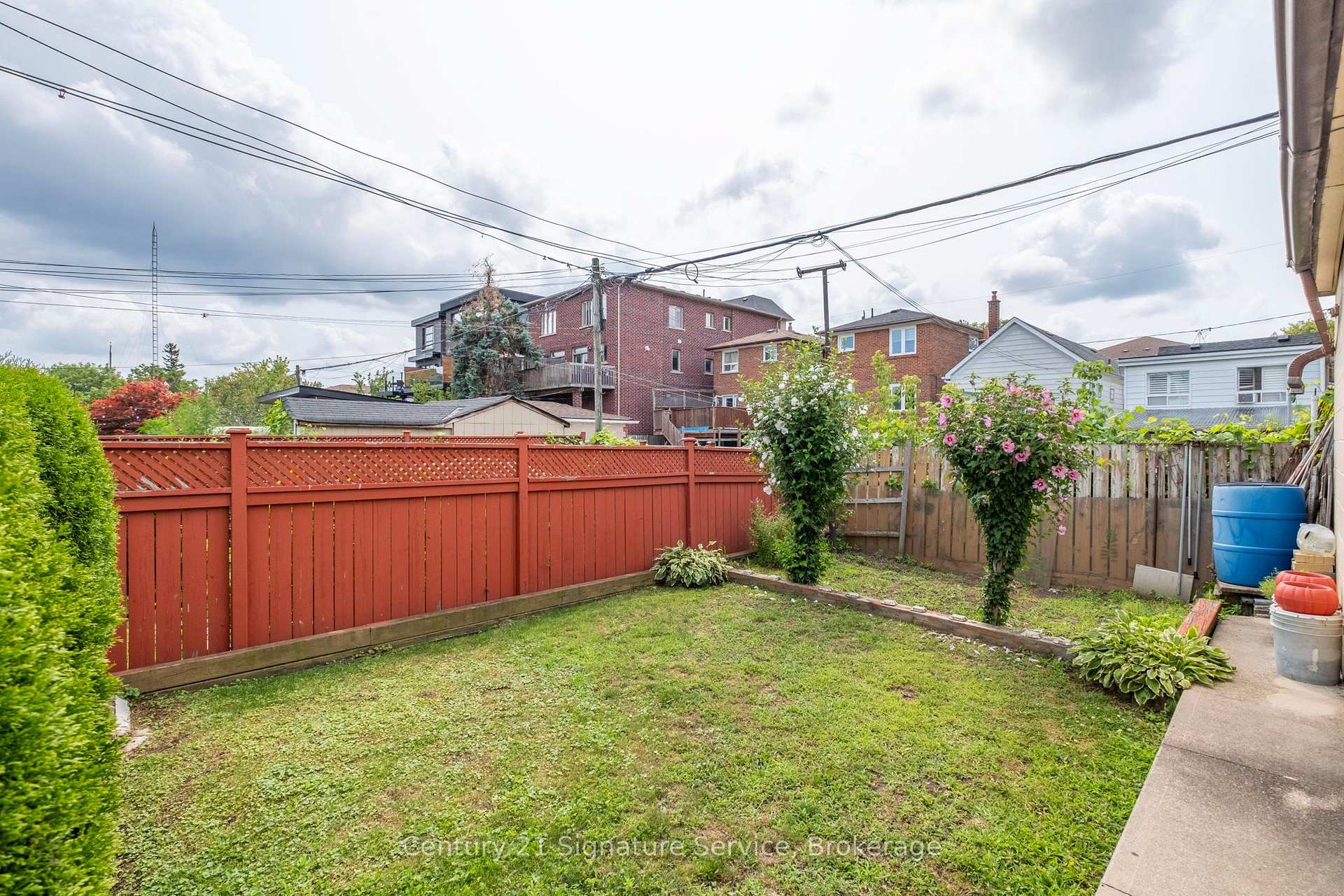 Photo 40 of 524 Silverthorn Avenue, Toronto, Keelesdale-Eglinton West — HOMEH