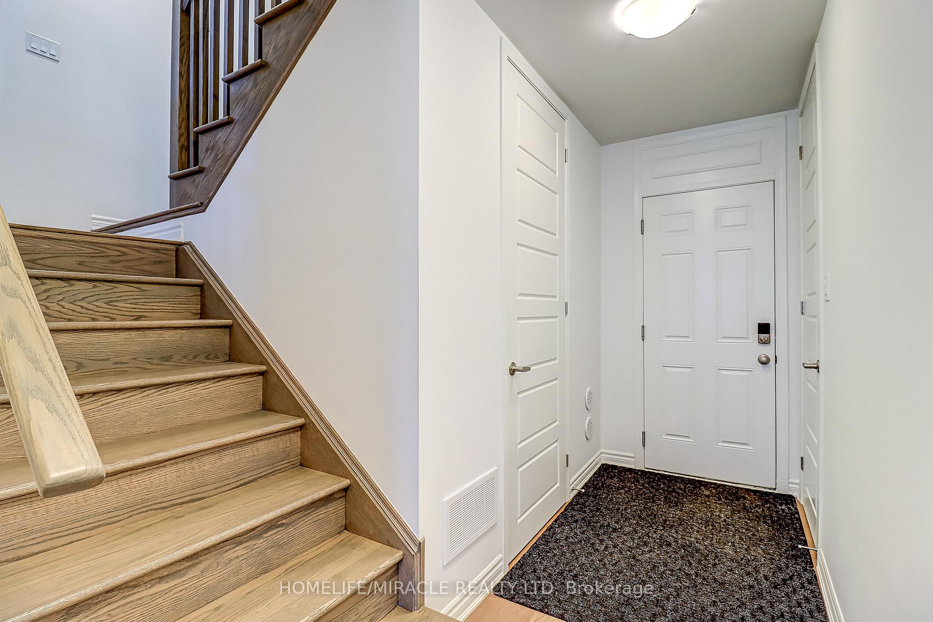 Photo 17 of 1188 Wheat Boom Drive, Oakville, Joshua Meadows — HOMEH