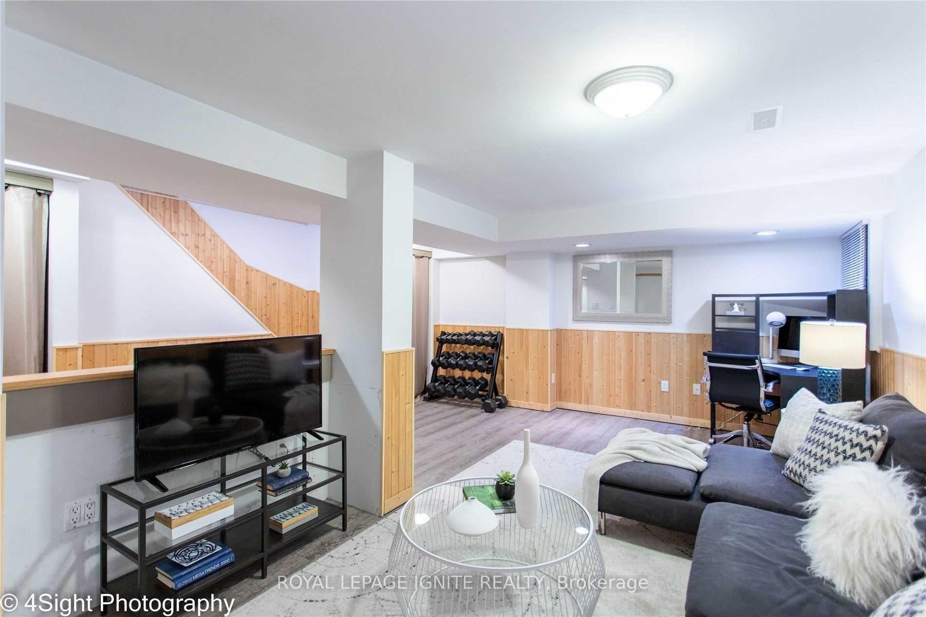 Photo 13 of 10 Bonnycastle Drive, Clarington, Bowmanville — HOMEH