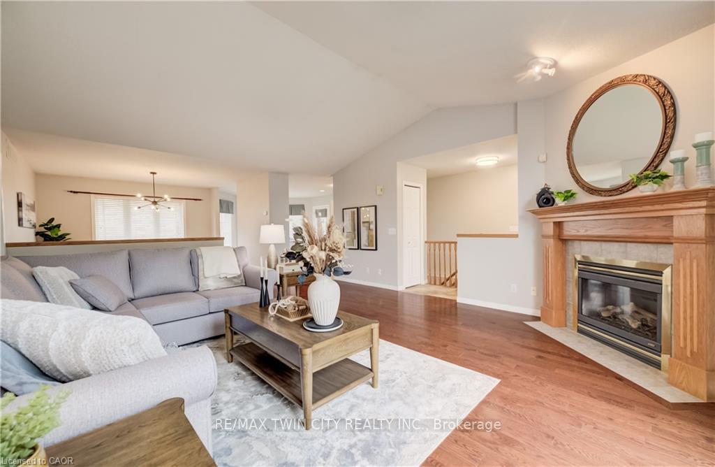 Photo 5 of 27 Chandos Drive, Kitchener, Centreville Chicopee — HOMEH