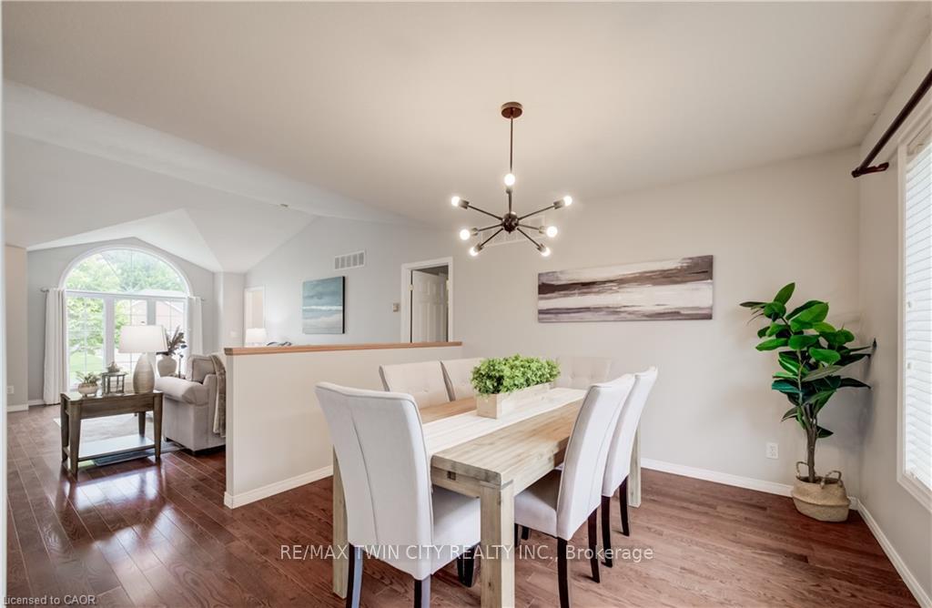 Photo 15 of 27 Chandos Drive, Kitchener, Centreville Chicopee — HOMEH