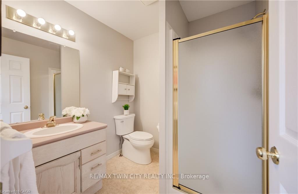 Photo 17 of 27 Chandos Drive, Kitchener, Centreville Chicopee — HOMEH