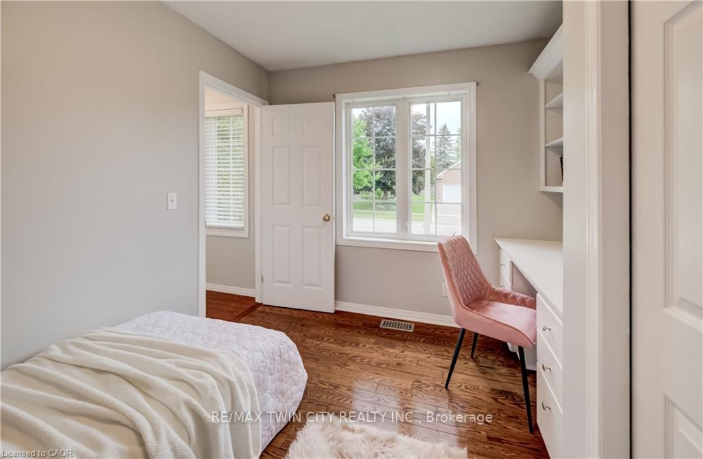 Photo 19 of 27 Chandos Drive, Kitchener, Centreville Chicopee — HOMEH