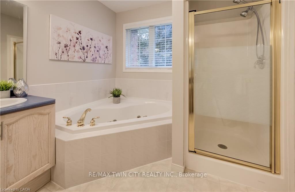 Photo 23 of 27 Chandos Drive, Kitchener, Centreville Chicopee — HOMEH