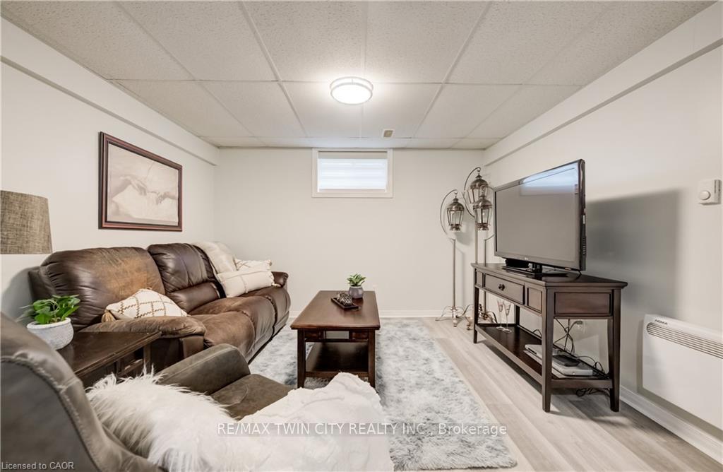 Photo 25 of 27 Chandos Drive, Kitchener, Centreville Chicopee — HOMEH
