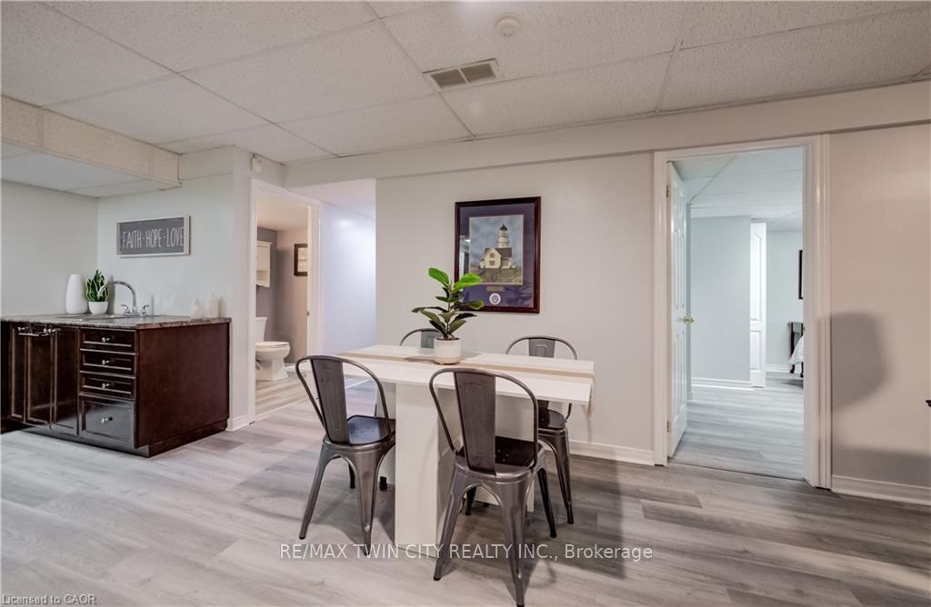 Photo 28 of 27 Chandos Drive, Kitchener, Centreville Chicopee — HOMEH