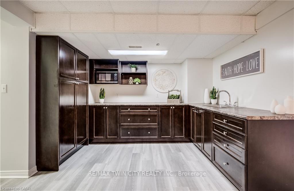 Photo 29 of 27 Chandos Drive, Kitchener, Centreville Chicopee — HOMEH