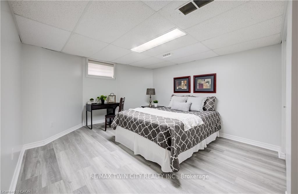 Photo 31 of 27 Chandos Drive, Kitchener, Centreville Chicopee — HOMEH