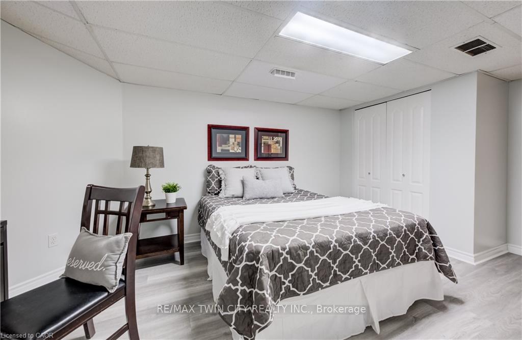 Photo 33 of 27 Chandos Drive, Kitchener, Centreville Chicopee — HOMEH