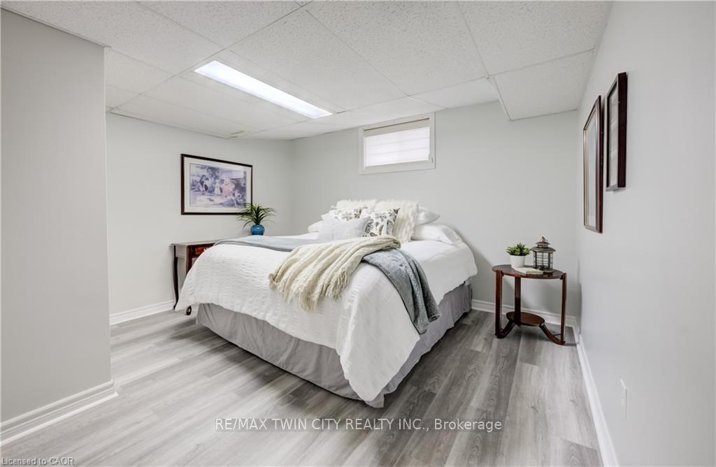 Photo 34 of 27 Chandos Drive, Kitchener, Centreville Chicopee — HOMEH