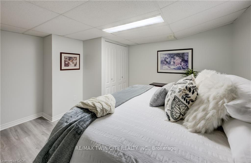 Photo 35 of 27 Chandos Drive, Kitchener, Centreville Chicopee — HOMEH