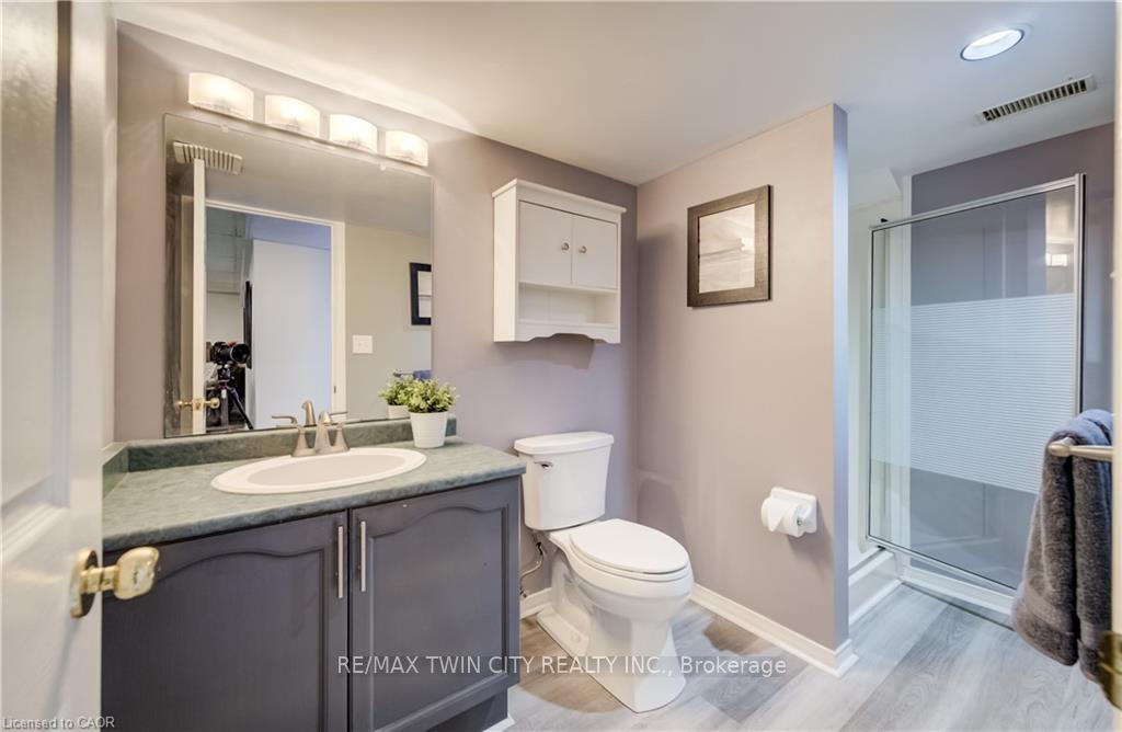 Photo 37 of 27 Chandos Drive, Kitchener, Centreville Chicopee — HOMEH