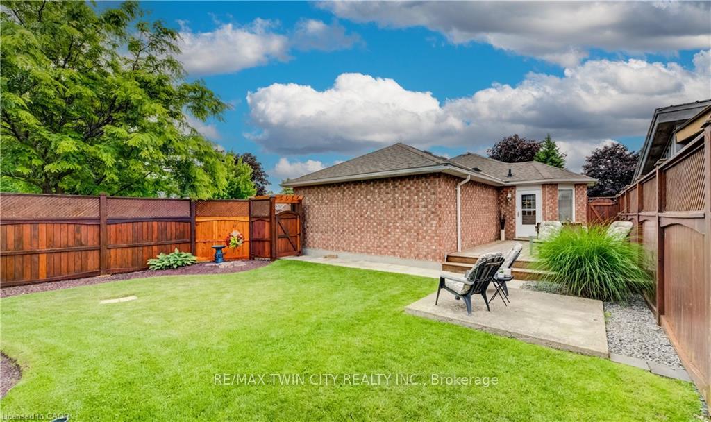 Photo 41 of 27 Chandos Drive, Kitchener, Centreville Chicopee — HOMEH