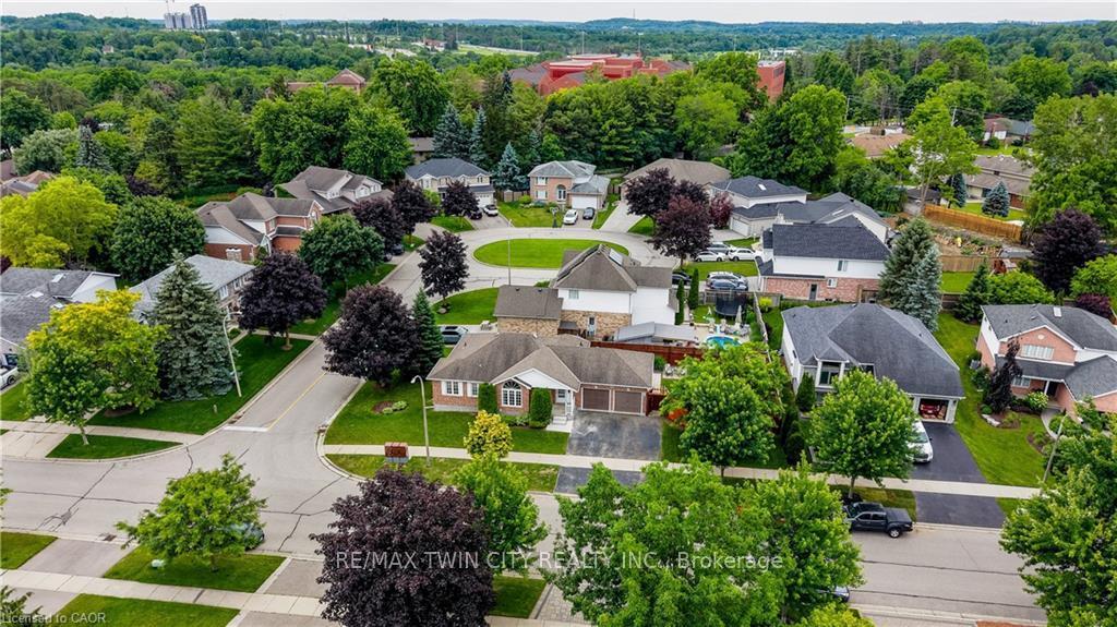 Photo 44 of 27 Chandos Drive, Kitchener, Centreville Chicopee — HOMEH